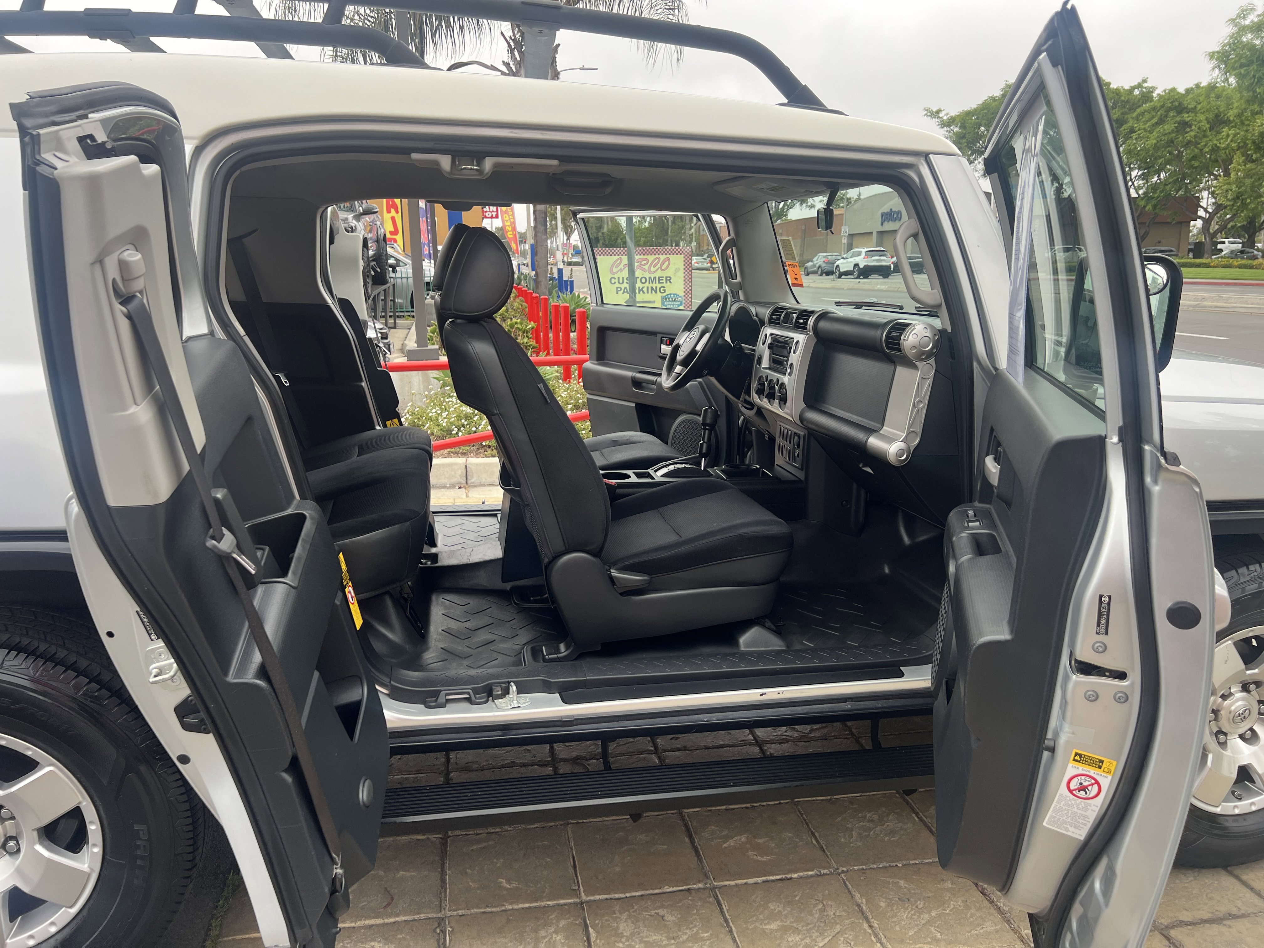Used 2008 Toyota FJ Cruiser 2WD image 25