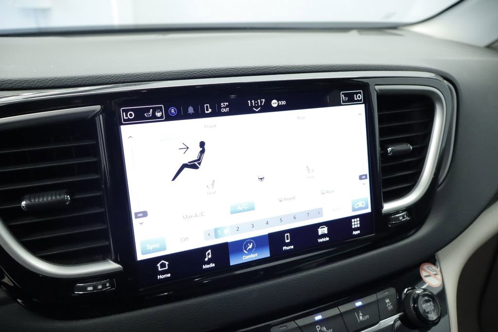 Used 2023 Chrysler Pacifica Touring-L FWD image 38