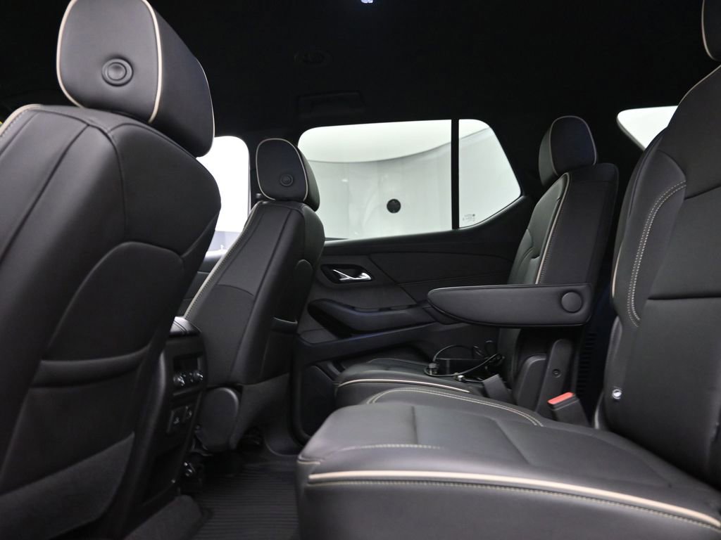 Used 2023 Chevrolet Traverse Premier image 14