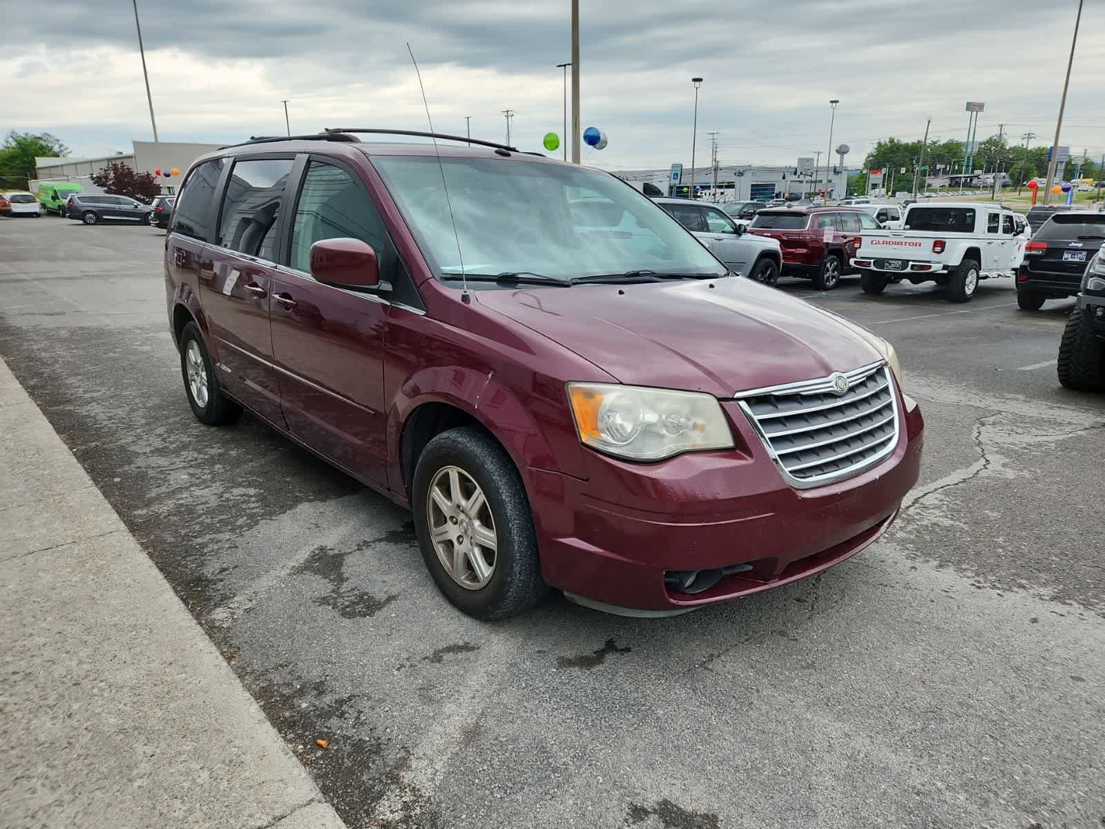 Used 2008 Chrysler Town & Country Touring FWD image 7