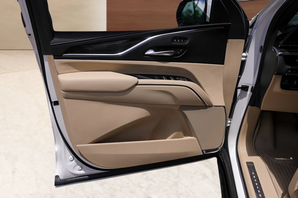 Certified 2023 Cadillac Escalade Premium Luxury w/ Performance Package AWD/4WD image 24
