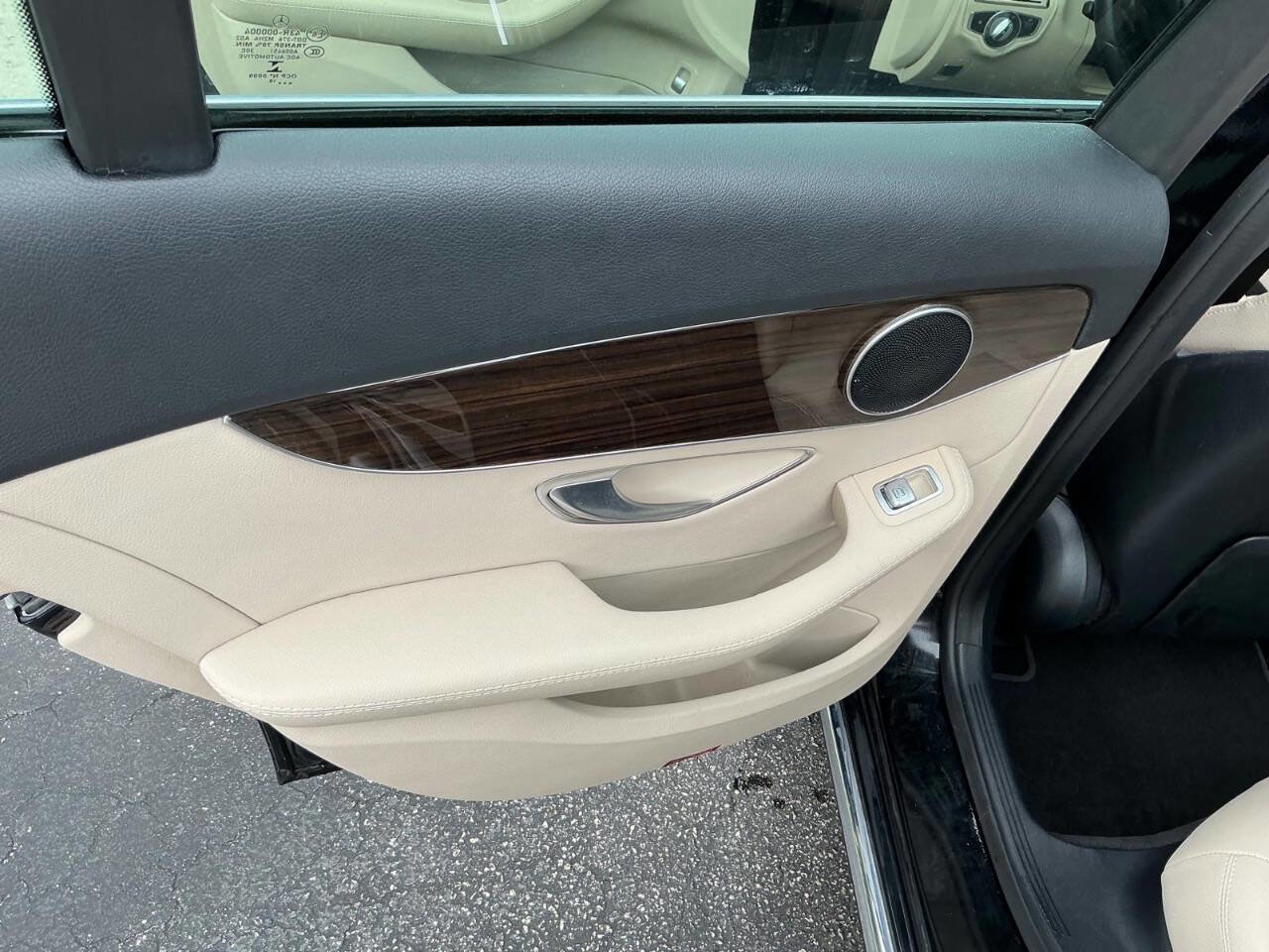 Used 2018 Mercedes-Benz C 300 Sedan image 30