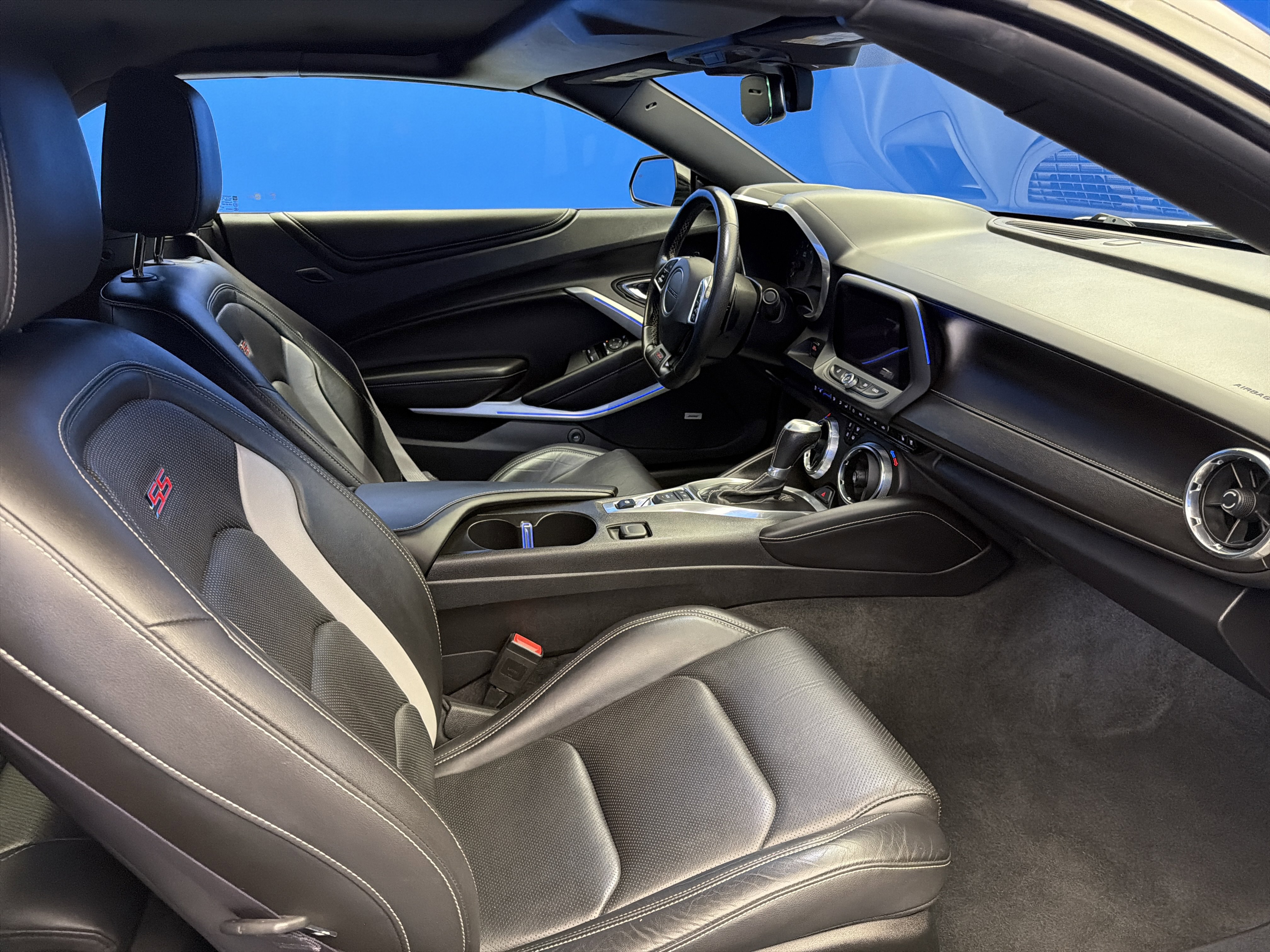 Used 2016 Chevrolet Camaro SS RWD image 25