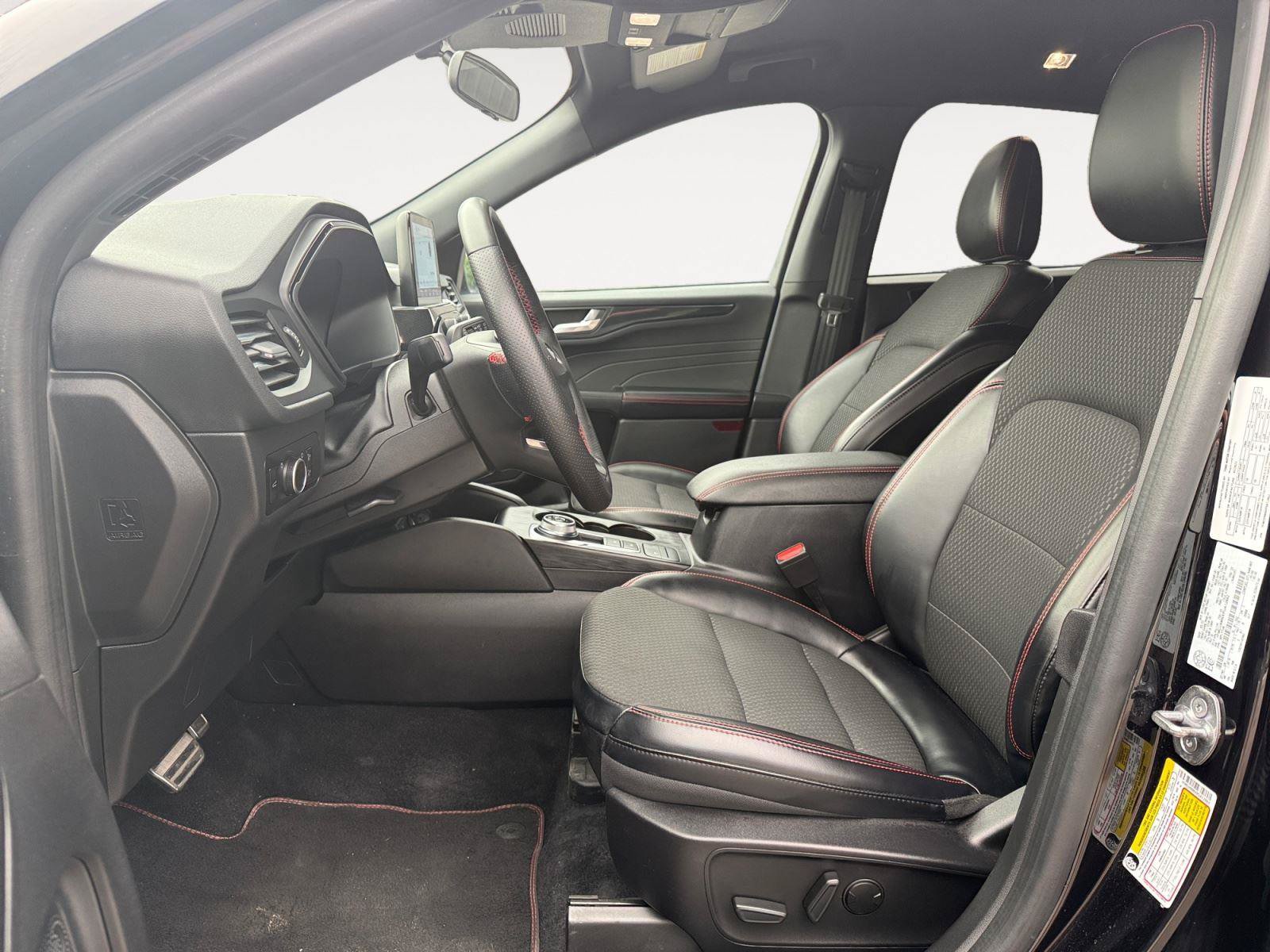 Used 2023 Ford Escape ST-Line AWD/4WD image 10