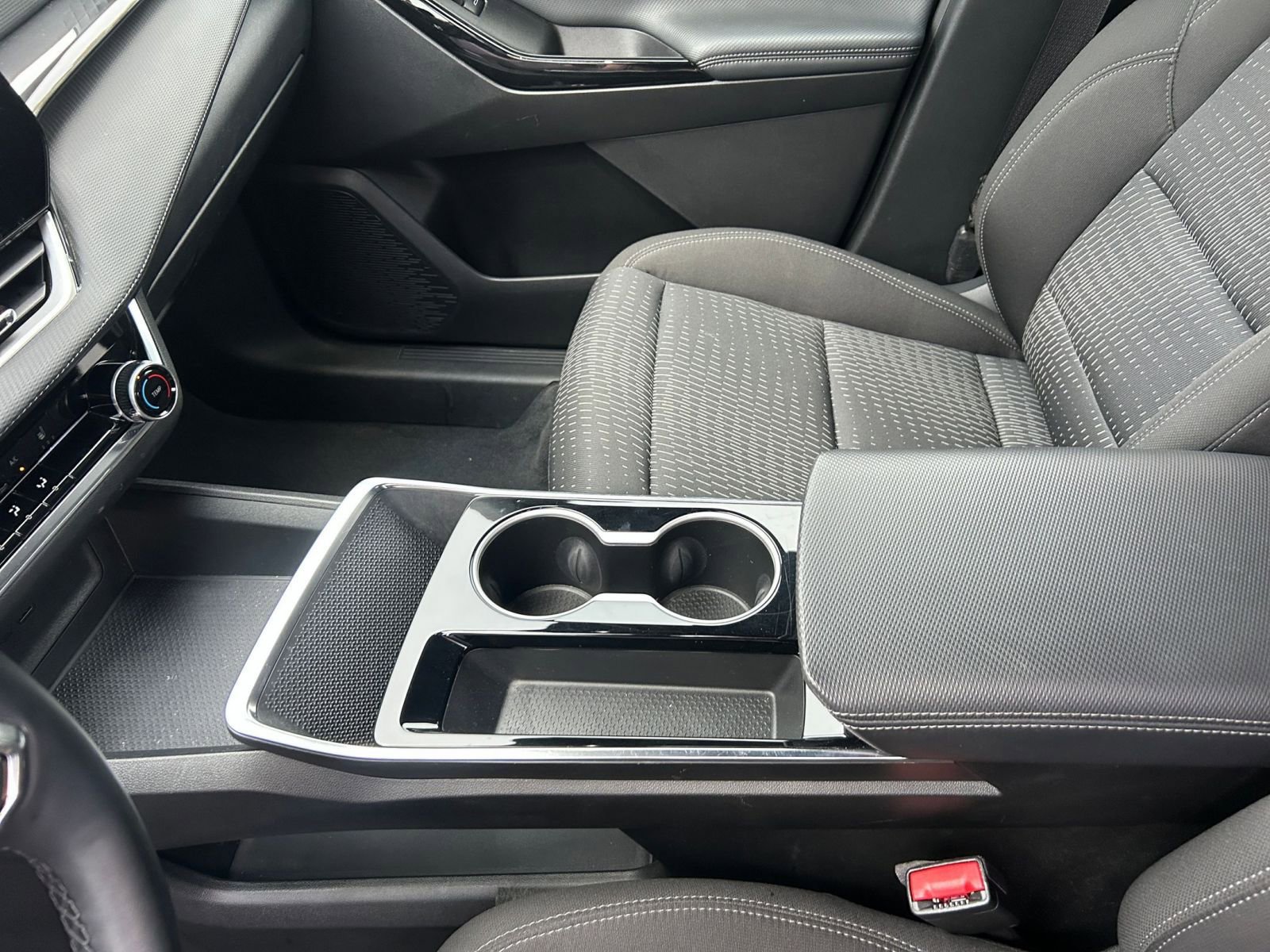 Used 2025 Chevrolet Equinox LT image 40