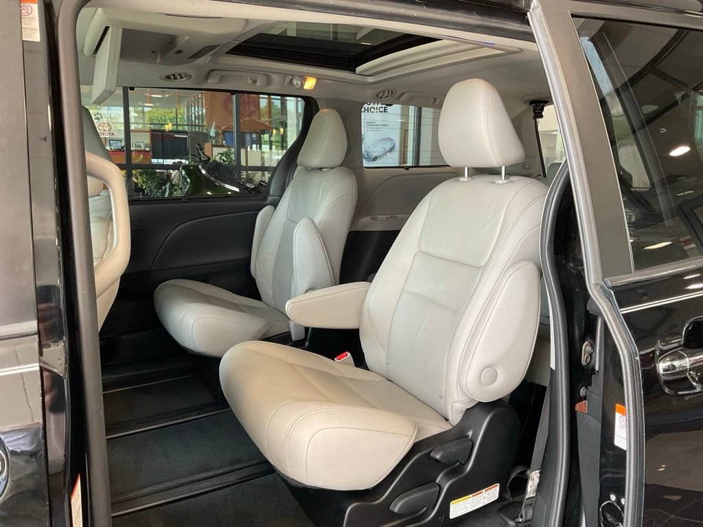 Used 2018 Toyota Sienna Limited Premium AWD/4WD image 22