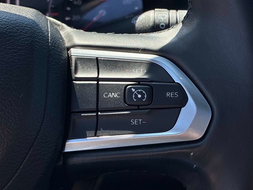 Certified 2022 Jeep Compass Latitude w/ Sun and Sound Group AWD/4WD image 26