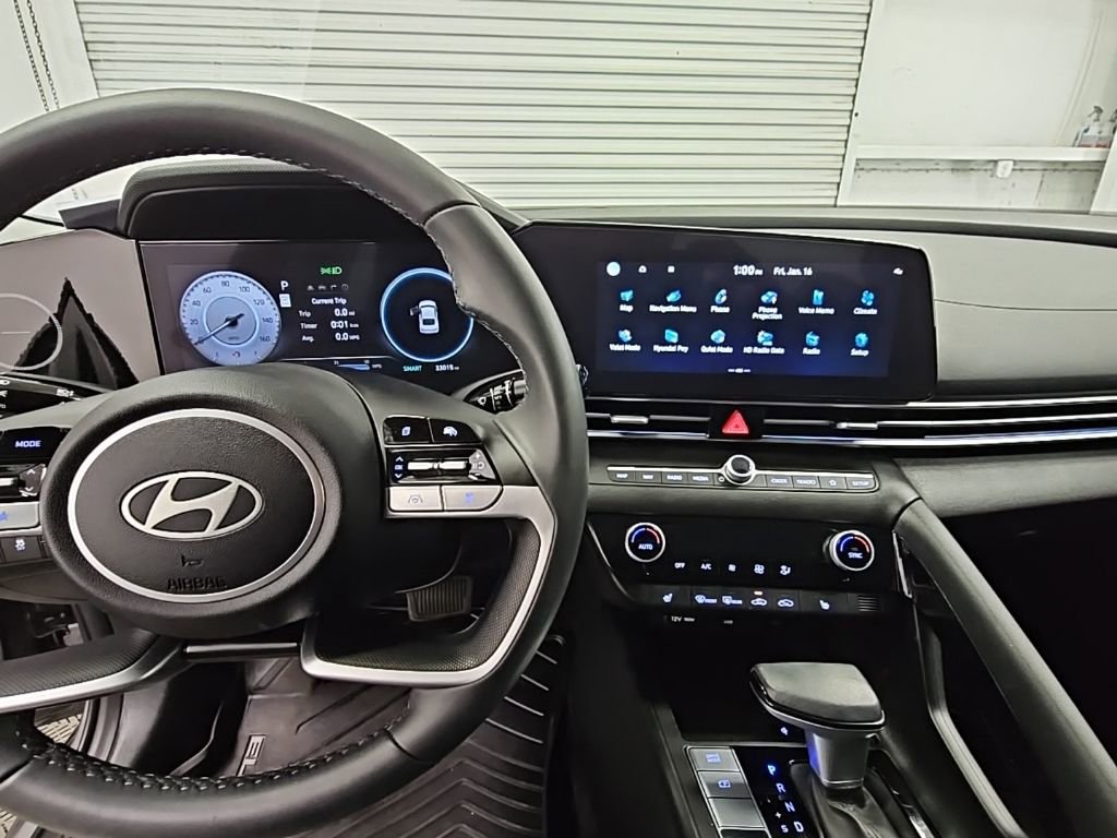 Used 2024 Hyundai Elantra SEL w/ Convenience Package image 13