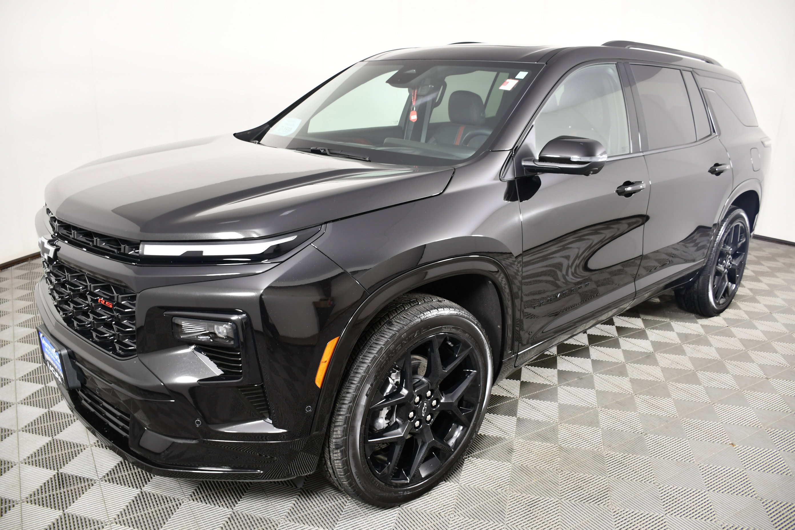 Used 2026 Chevrolet Traverse RS image 9