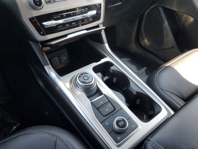 Used 2024 Ford Explorer XLT w/ Equipment Group 202A AWD/4WD image 28