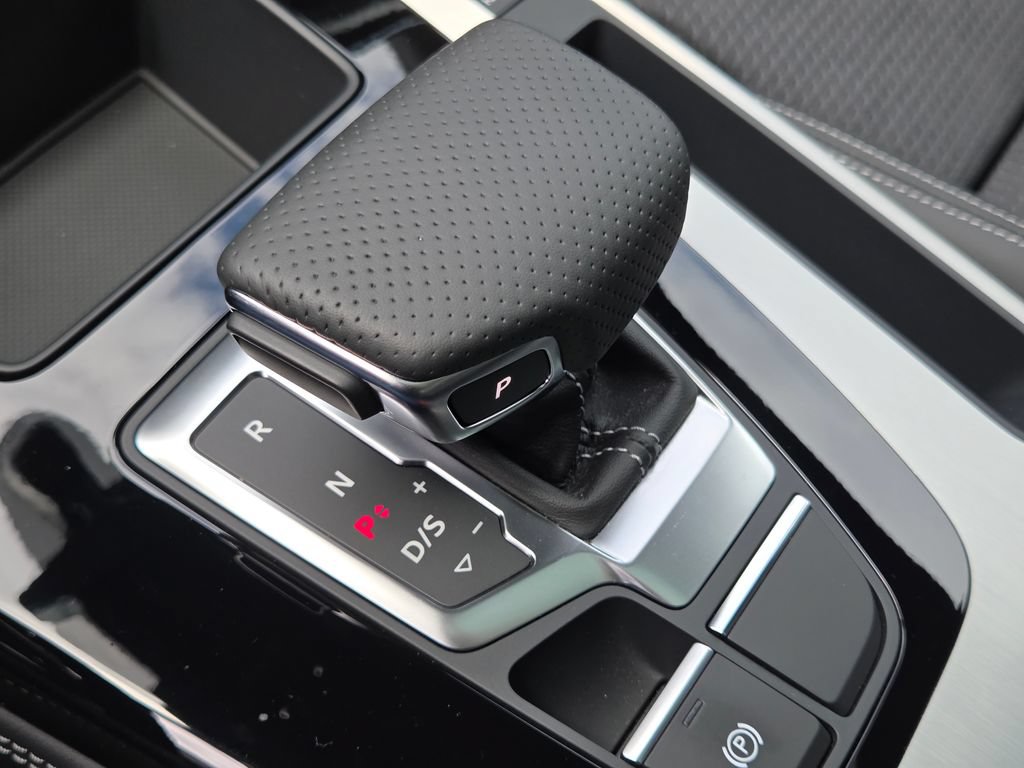 Certified 2024 Audi Q5 e Premium Plus AWD/4WD image 33