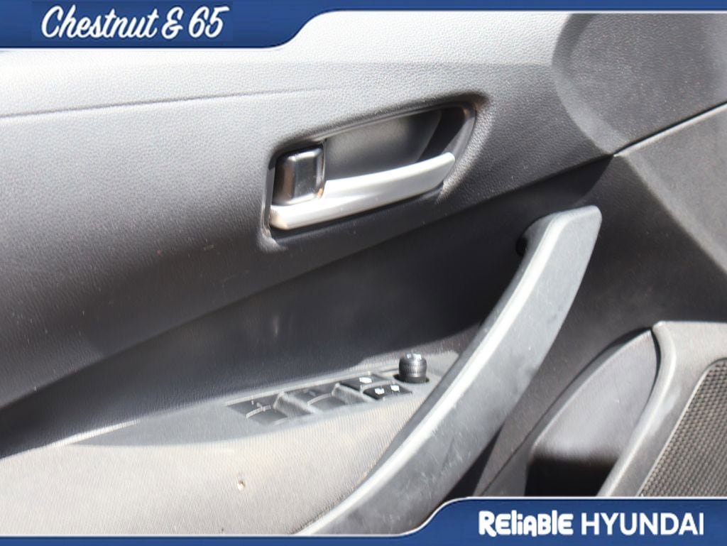 Used 2020 Toyota Corolla LE FWD image 22