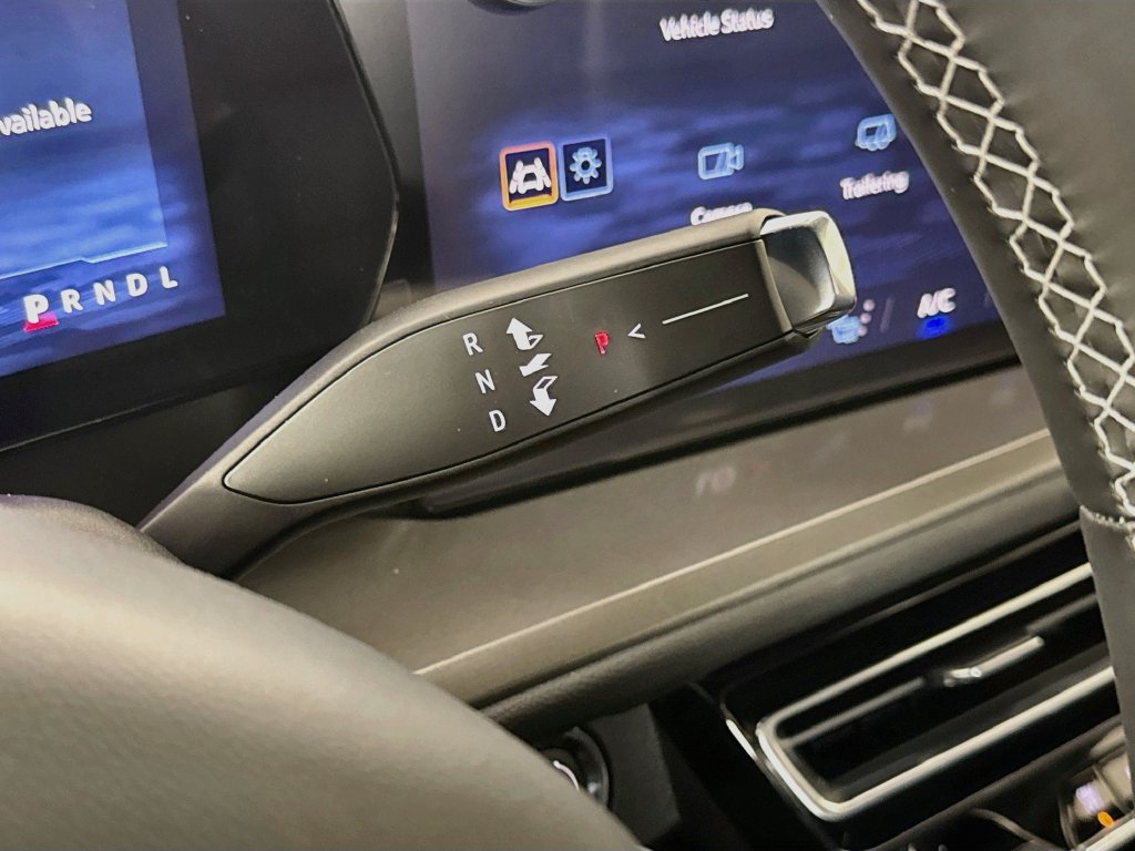 New 2027 Chevrolet Traverse LT w/ Sun and Wheel Package FWD image 20