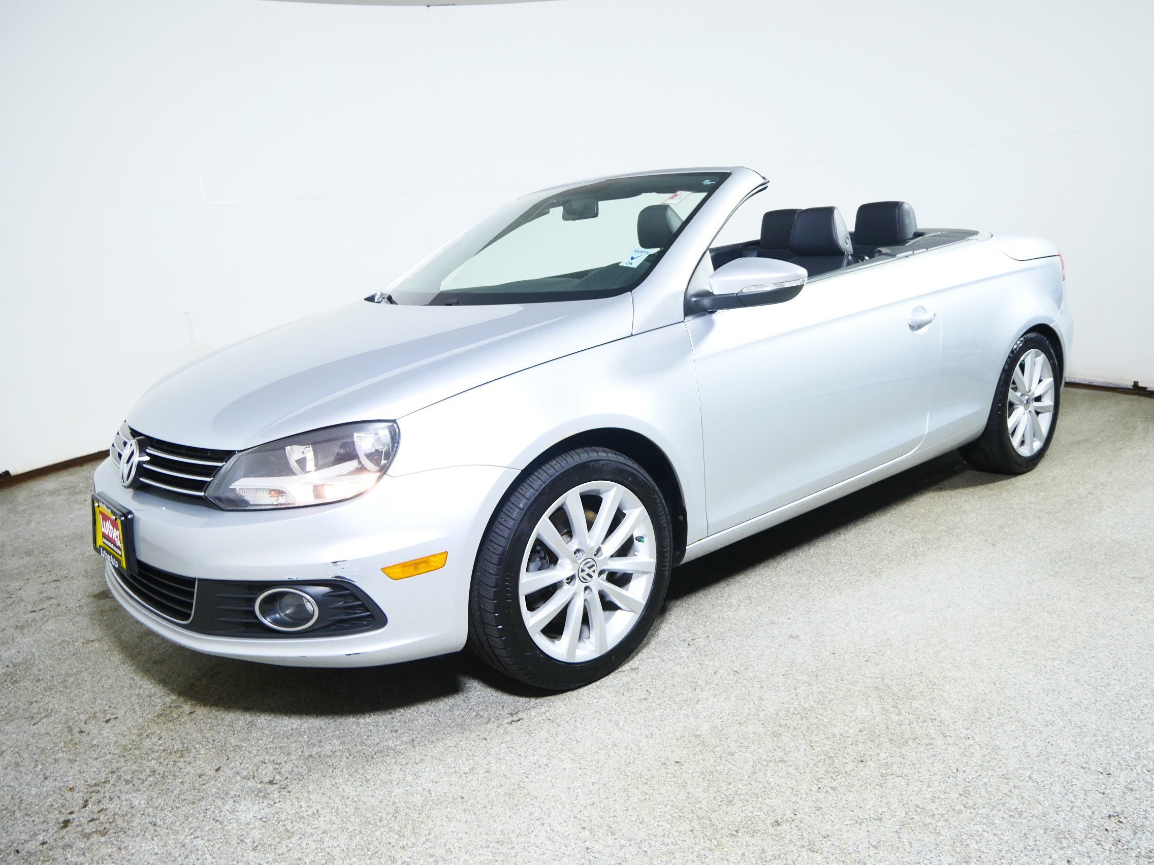 Used 2013 Volkswagen Eos Komfort FWD image 3