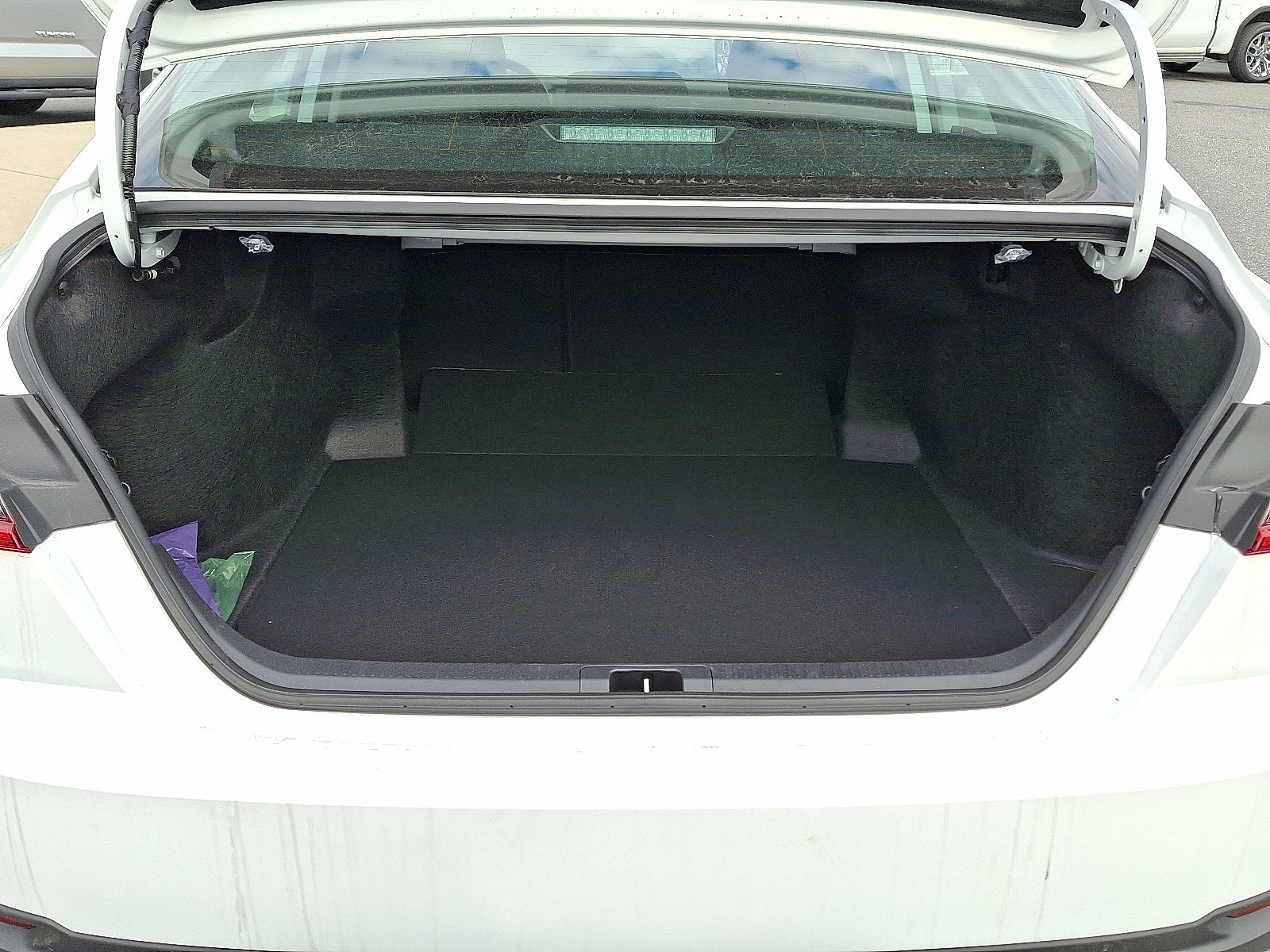 Used 2025 Toyota Camry LE image 28