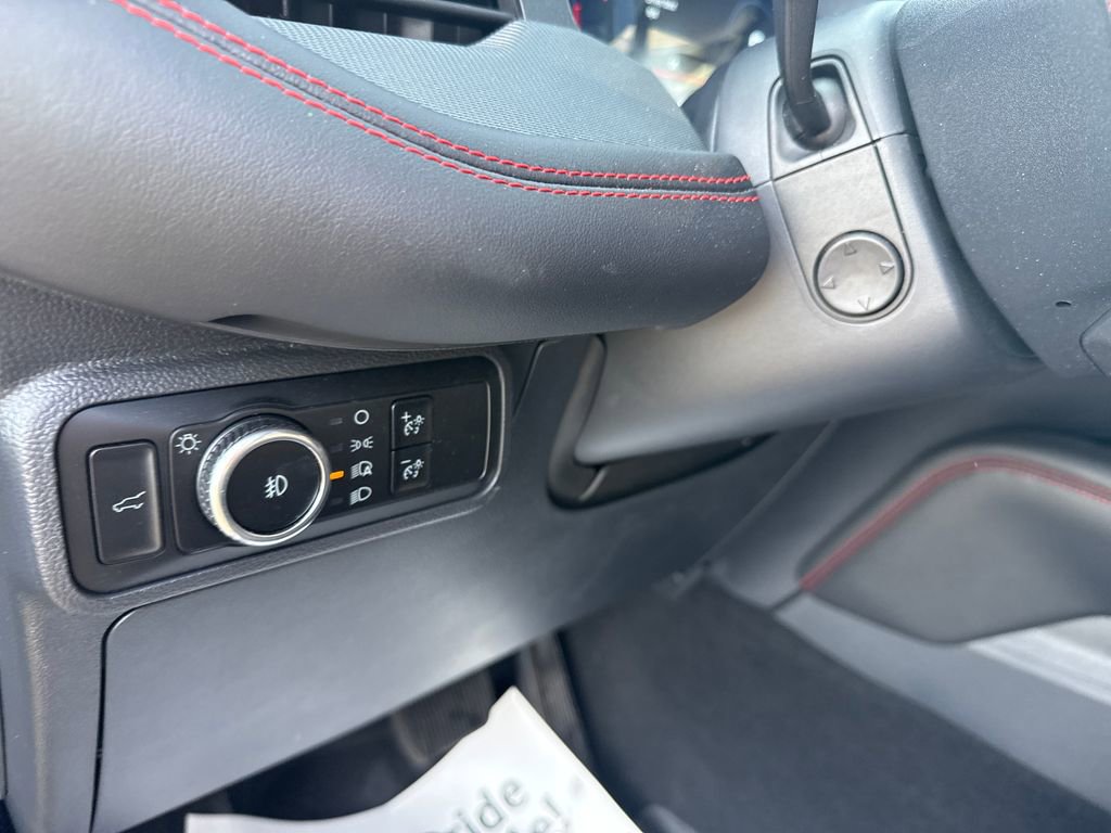 Used 2025 Ford Explorer ST-Line w/ Premium Package image 32