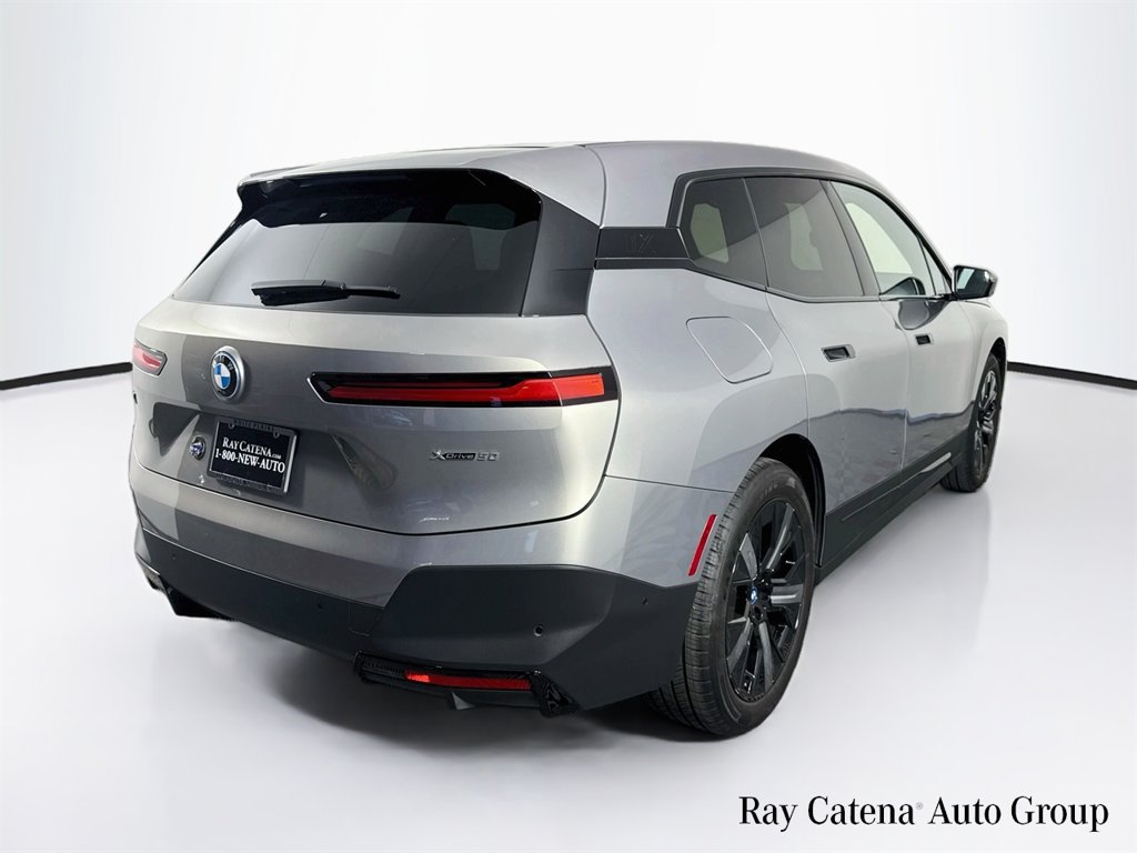 Used 2024 BMW iX xDrive50 w/ Premium Package AWD/4WD image 7