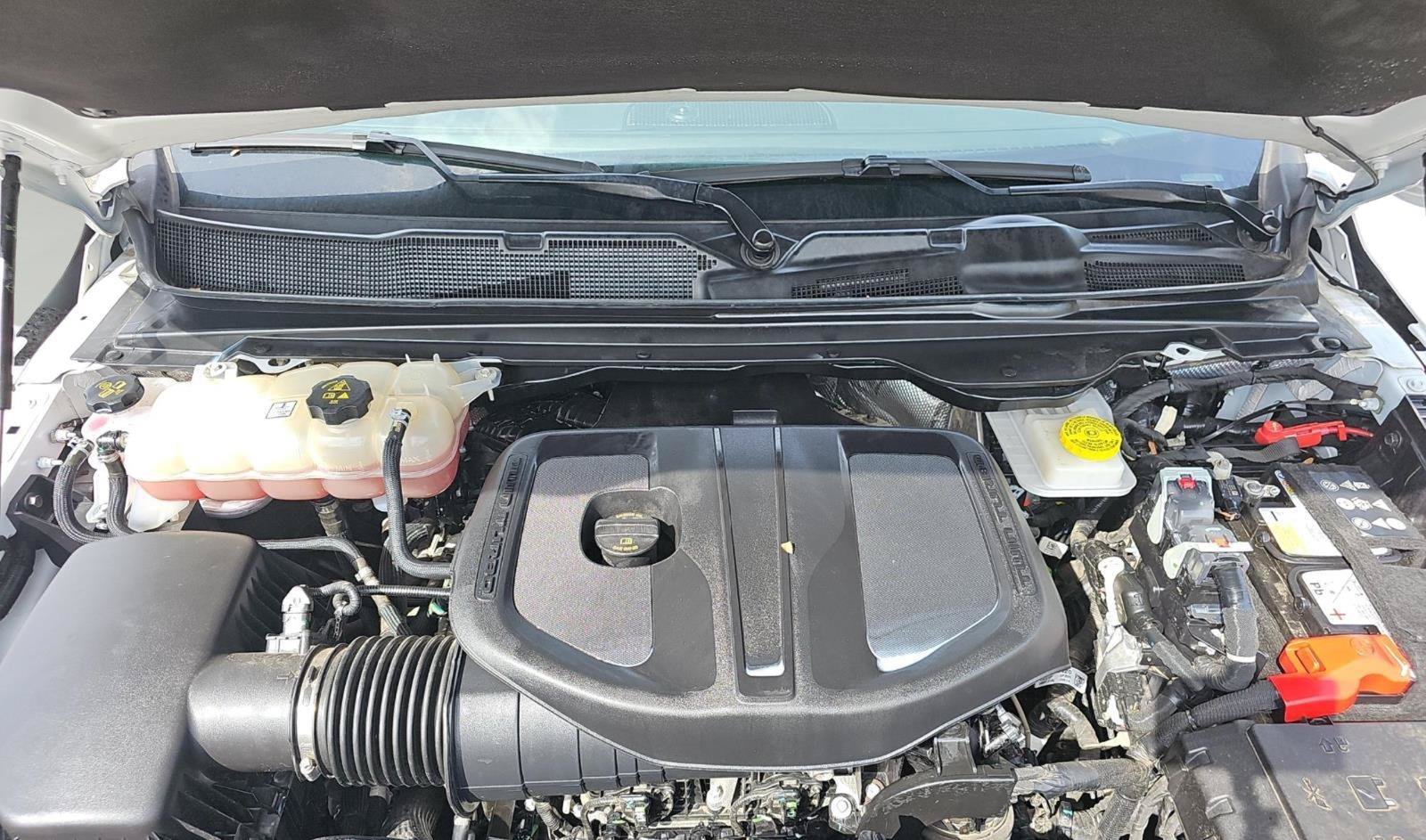Used 2025 RAM 1500 Laramie AWD/4WD image 16