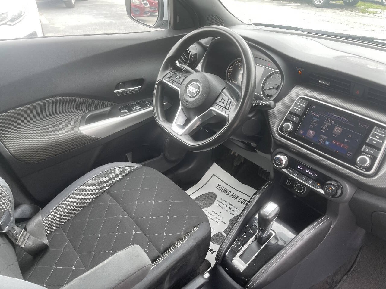 Used 2018 Nissan Kicks SV FWD image 27