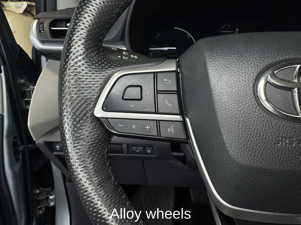 Used 2024 Toyota Sienna XLE FWD image 15
