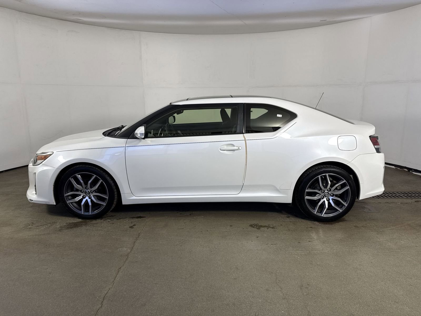 Used 2015 Scion tC image 28