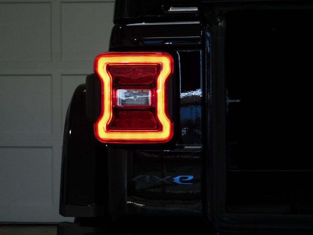 Used 2022 Jeep Wrangler Unlimited Rubicon 4xe w/ Dual Top Group image 83