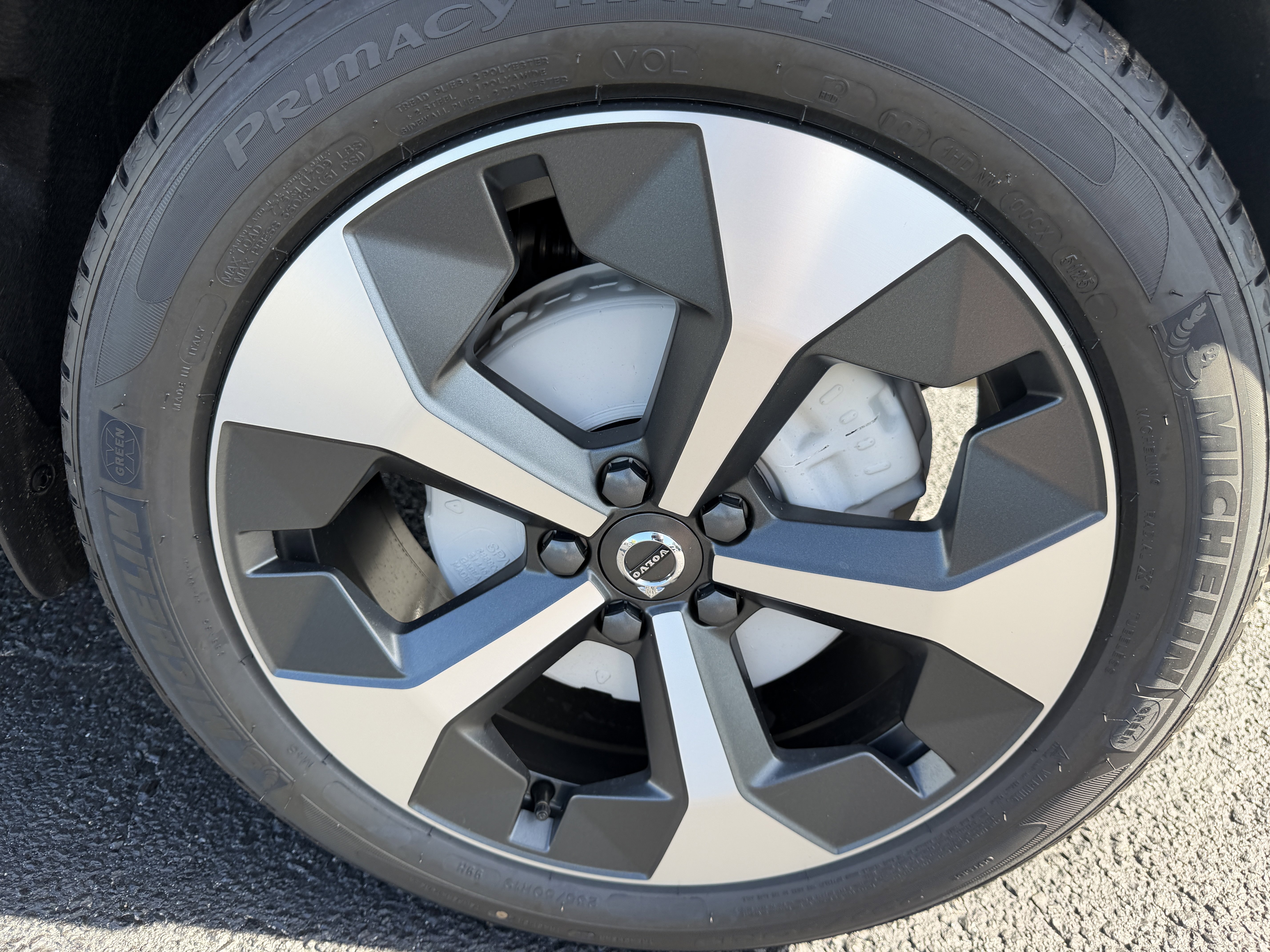 New 2026 Volvo XC40 B5 Core AWD/4WD image 32
