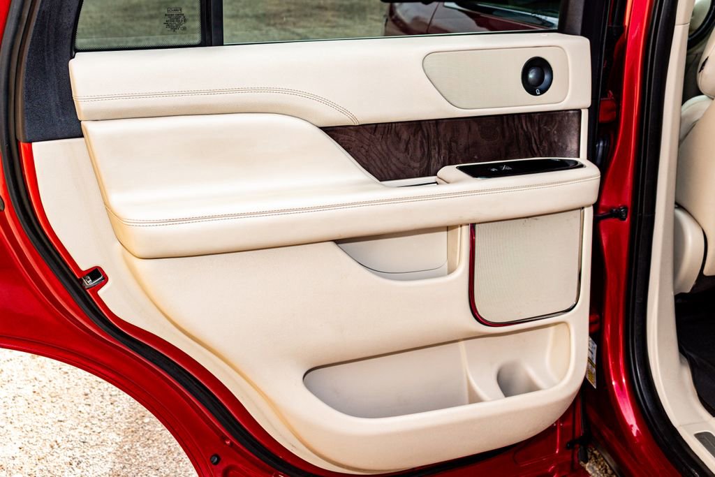 Used 2020 Lincoln Navigator Reserve image 29