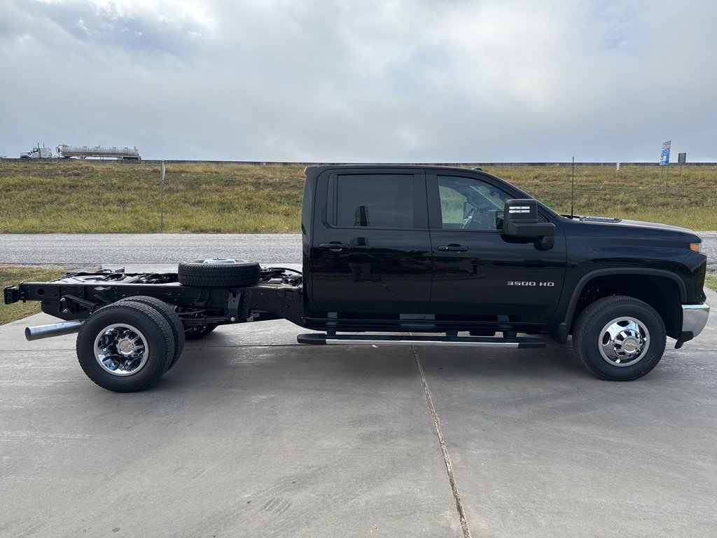 New 2026 Chevrolet Silverado 3500 LT w/ Convenience Package image 3