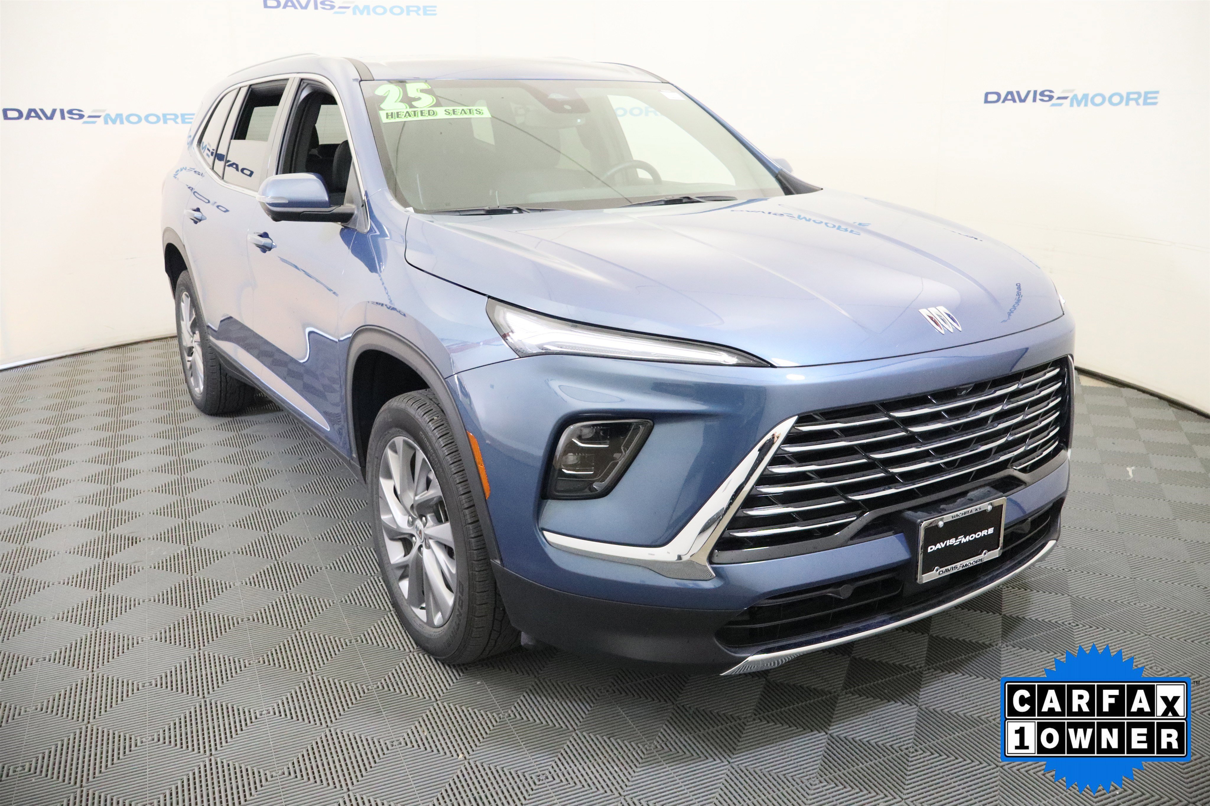 Used 2025 Buick Enclave Preferred FWD image 3