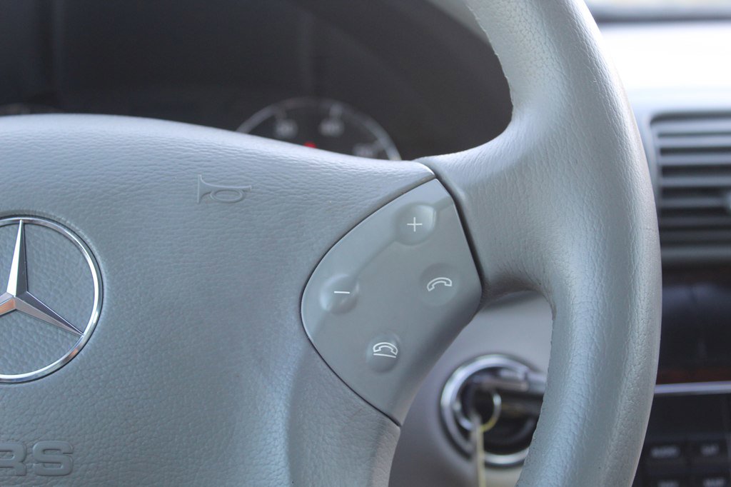 Used 2005 Mercedes-Benz C 320 Sedan image 14