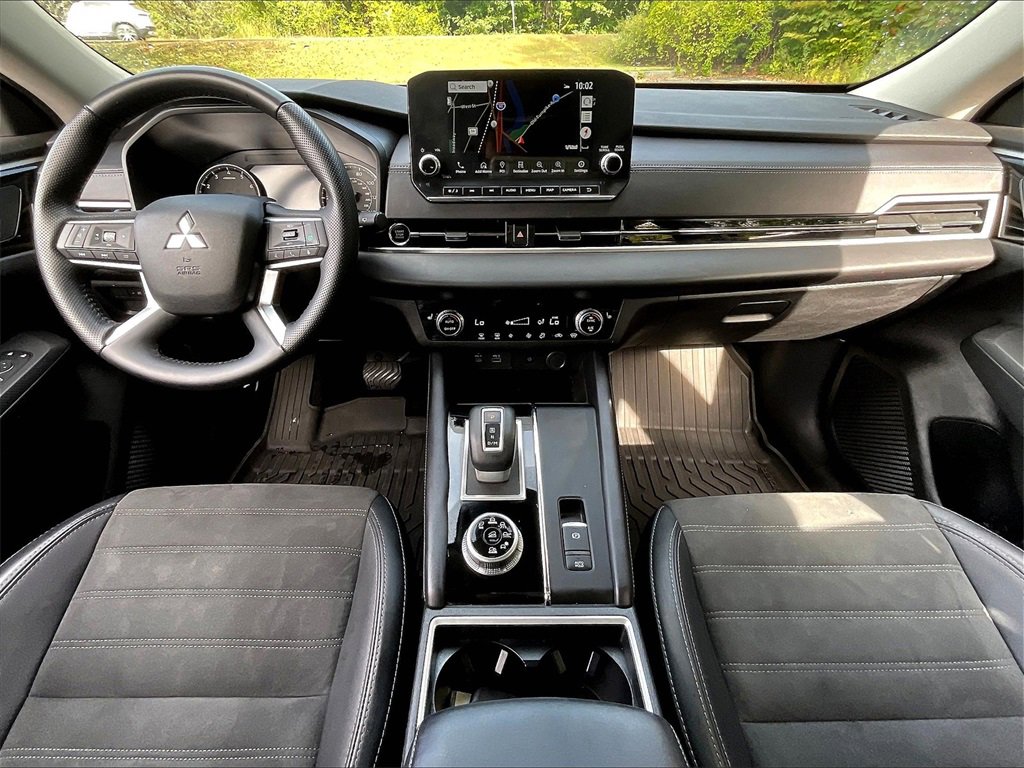 Used 2024 Mitsubishi Outlander SE image 22