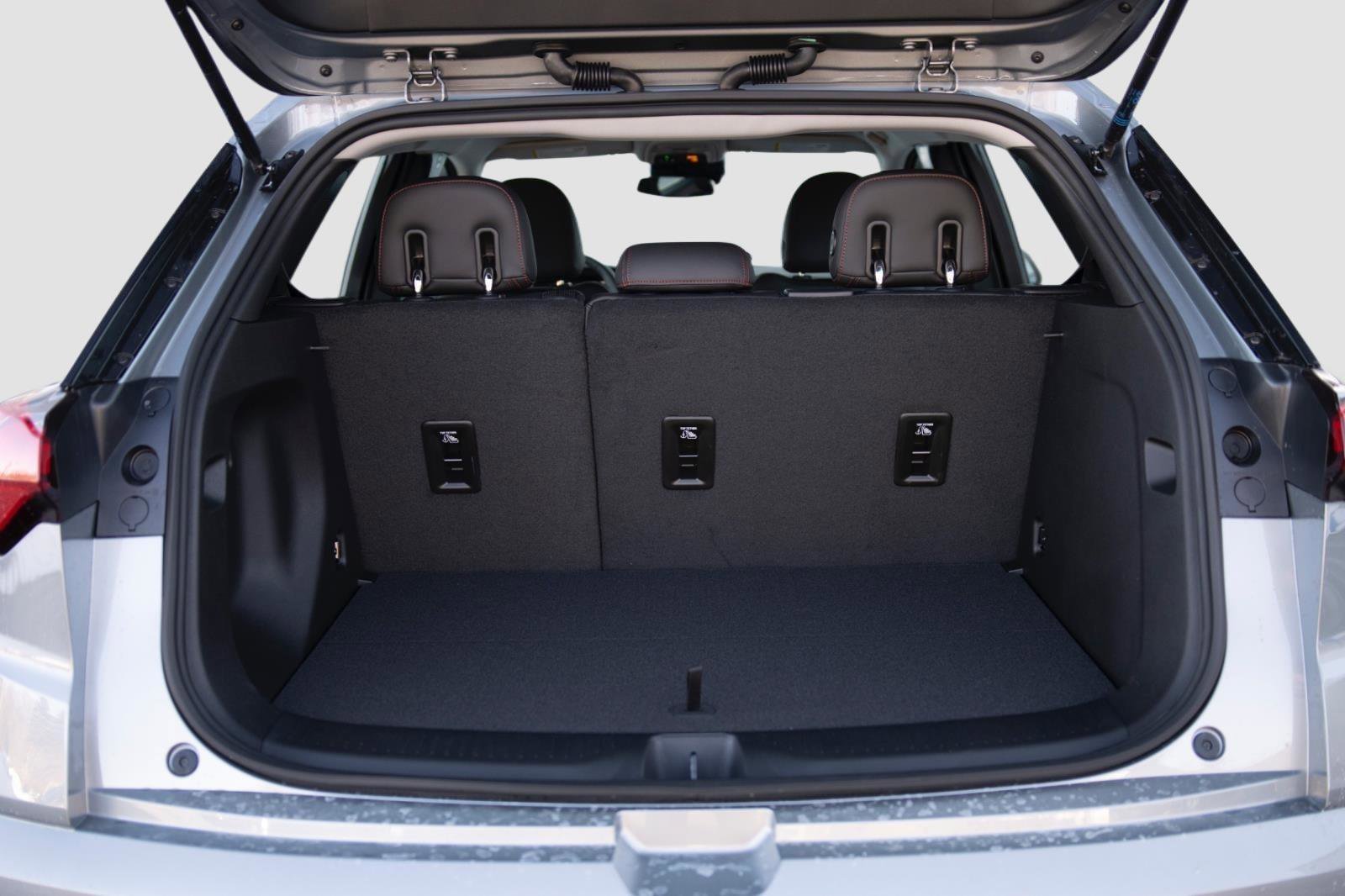 New 2027 Chevrolet Bolt RS w/ Technology Package FWD image 24