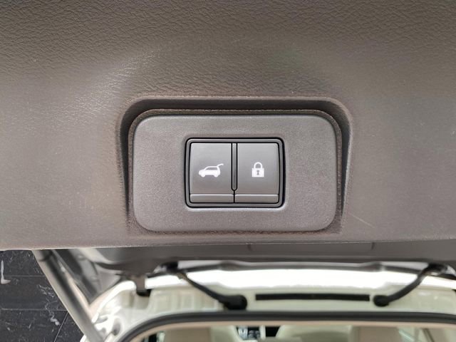 Used 2023 Nissan Rogue SL w/ SL Premium Package image 17