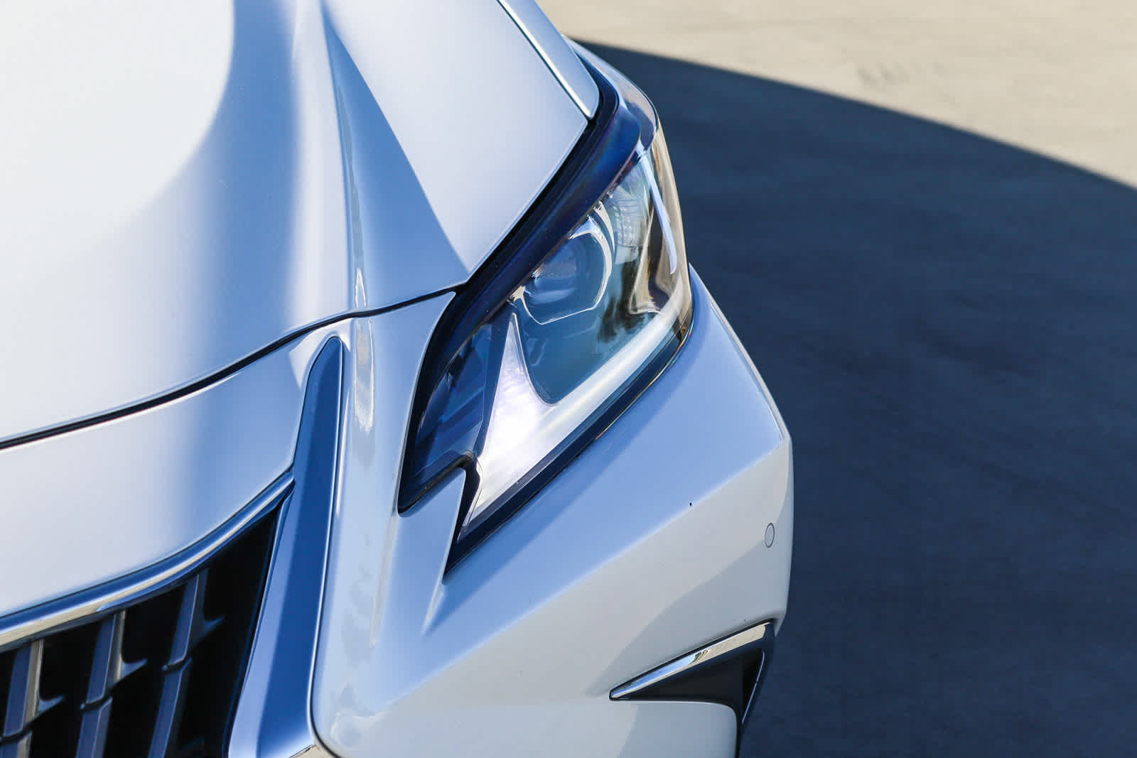 Used 2022 Lexus ES 300h w/ Premium Package FWD image 7