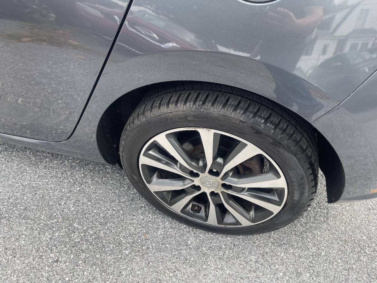 Used 2018 Hyundai Elantra GT FWD image 27