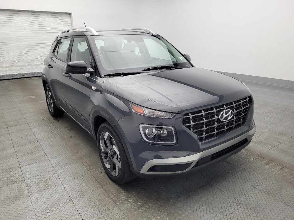Used 2025 Hyundai Venue Limited image 13