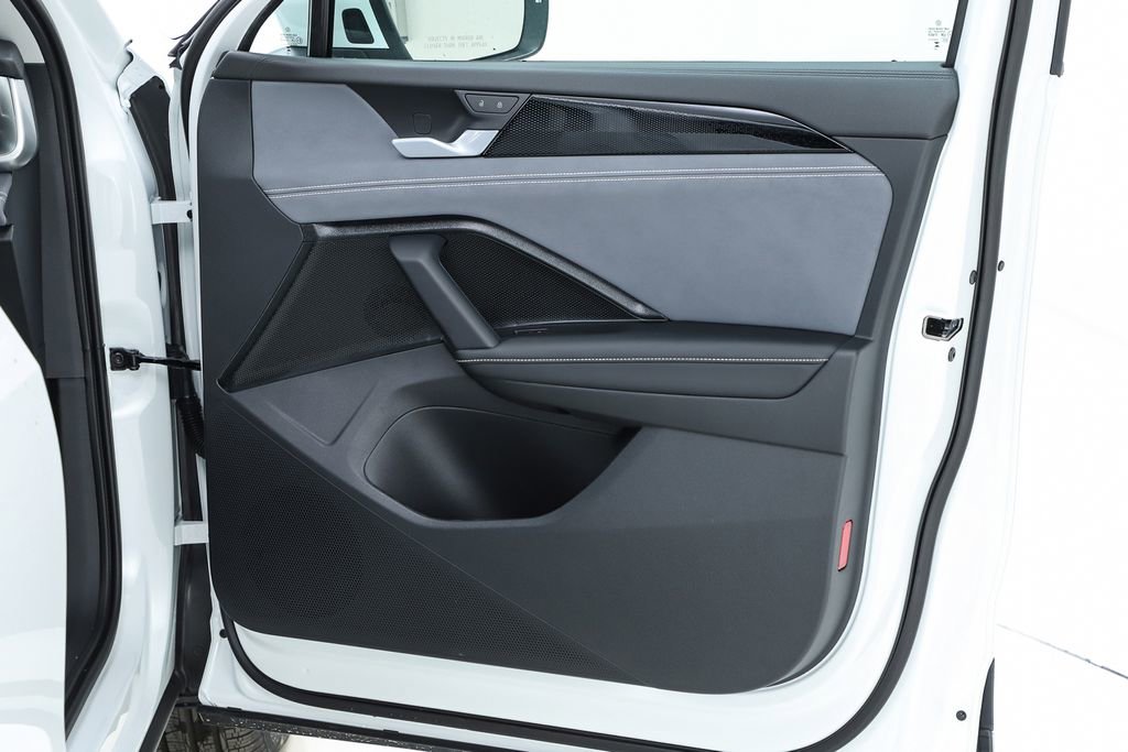 New 2026 Volkswagen Tiguan SE image 71