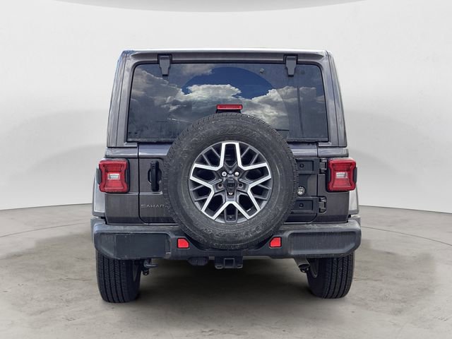 Used 2025 Jeep Wrangler Unlimited Sahara AWD/4WD image 4