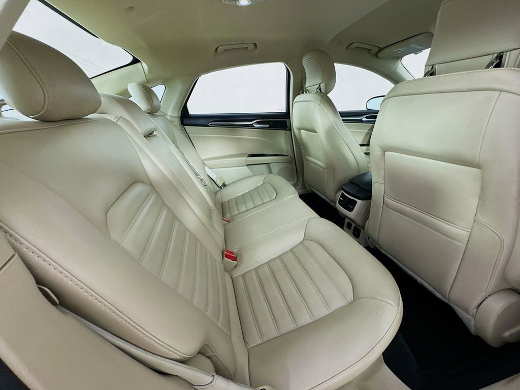Used 2015 Ford Fusion SE w/ Equipment Group 502A FWD image 34