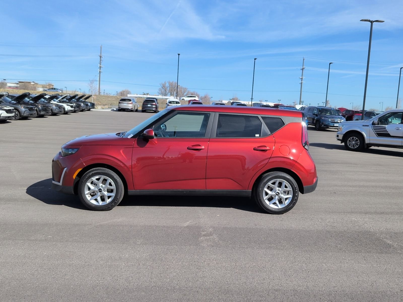 Used 2025 Kia Soul LX image 4