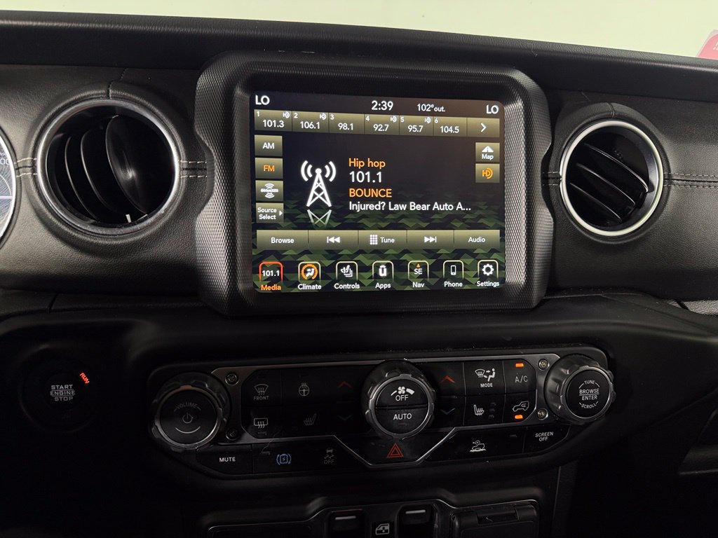 Used 2023 Jeep Wrangler Unlimited Sahara w/ Cold Weather Group AWD/4WD image 19
