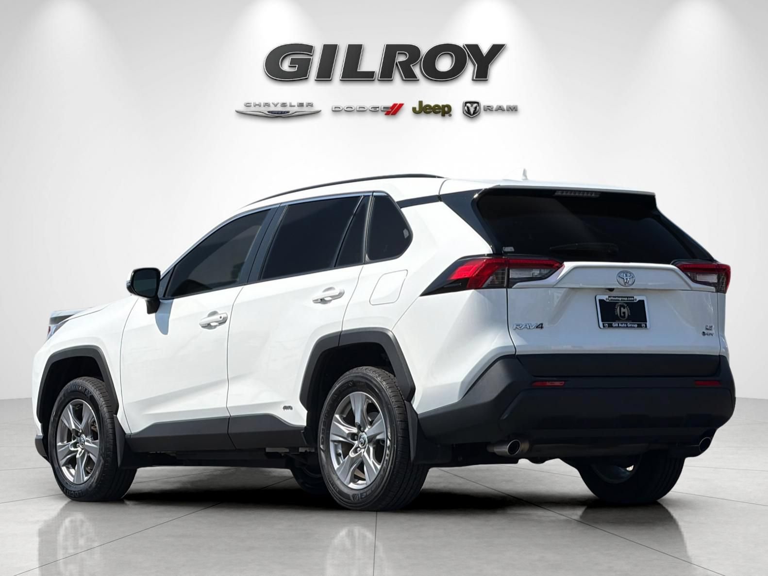 Used 2025 Toyota RAV4 LE AWD/4WD image 6