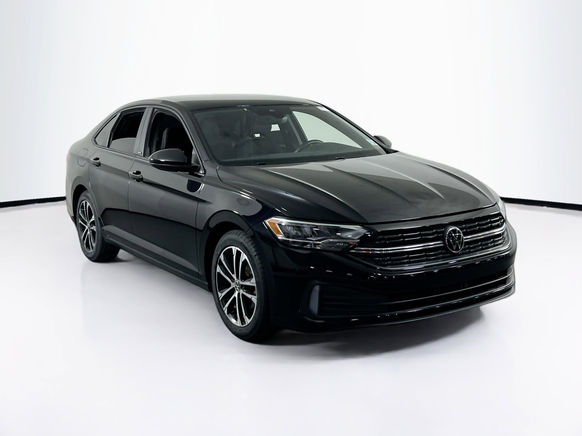 Used 2024 Volkswagen Jetta Sport FWD image 3