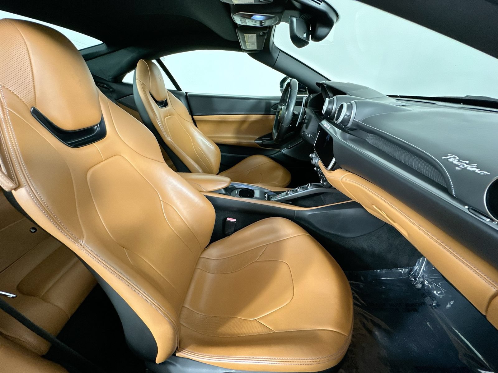 Used 2020 Ferrari Portofino RWD image 38