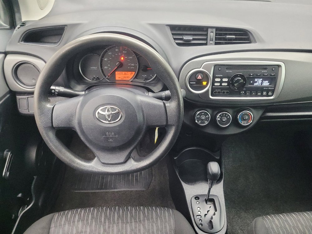 Used 2014 Toyota Yaris L image 22
