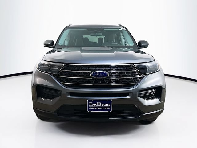 Used 2022 Ford Explorer XLT AWD/4WD image 2