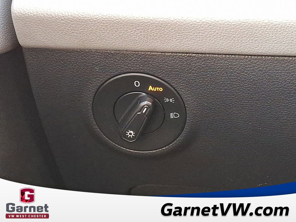 Certified 2023 Volkswagen Taos SE w/ Panoramic Sunroof Package image 23