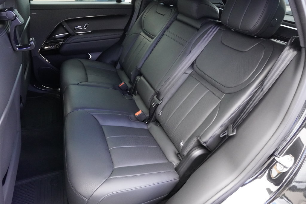 New 2026 Land Rover Range Rover Sport Dynamic SE AWD/4WD image 30