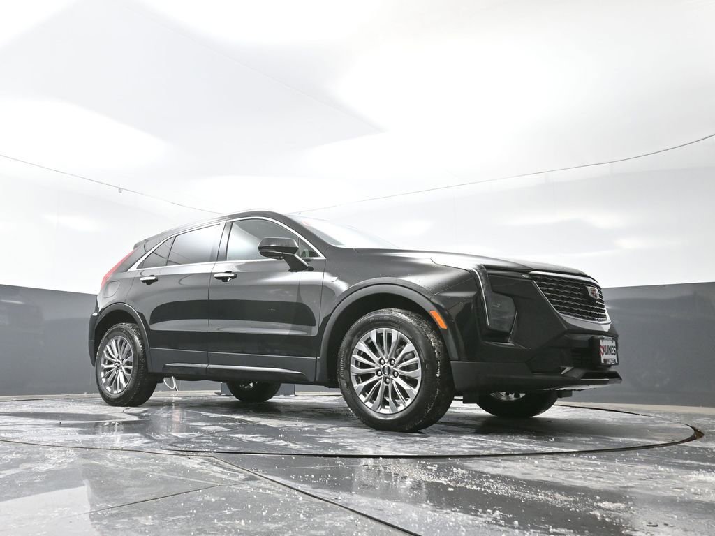 Used 2025 Cadillac XT4 Premium Luxury image 52